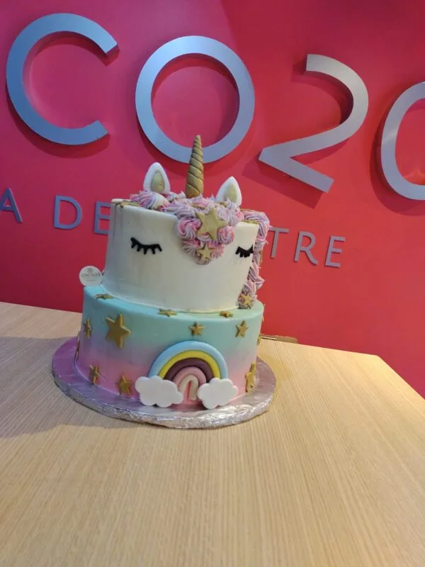 Pastel Unicornio con arcoíris